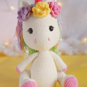 Lara, a Unicórnio Arco-Iris crochet