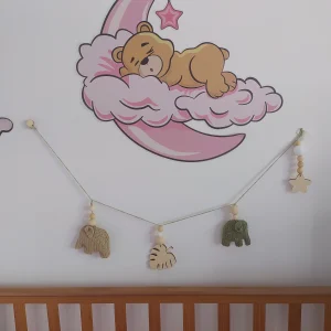 Grinalda decorativa para quarto de bebé