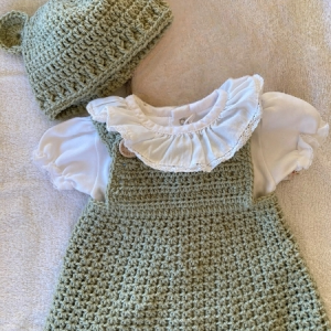 Conjunto bebé Vestido + Gorro em crochê verde