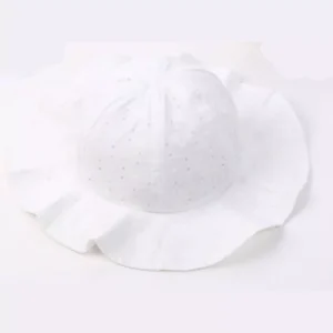 Chapéu branco bordado inglês para criança